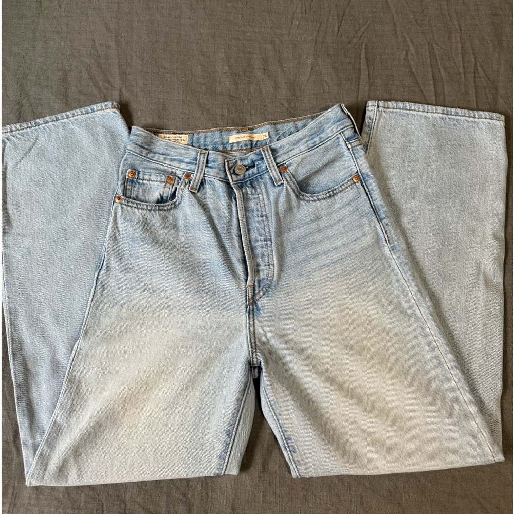 Levi Premium Ribcage Straight - Picture 3 of 7